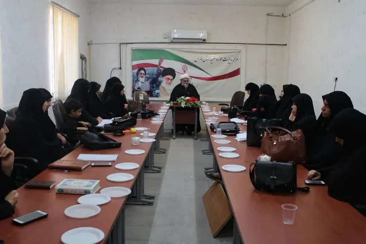 برپایی كارگاه آموزشی طرح تربیتی بانوان مبلغ مدارس امین فارس