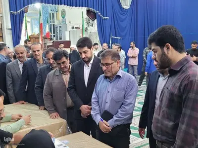 حماسه حضور مردم ولایتمدار ملایر در میدان تکلیف