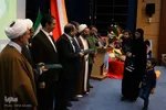تجلیل از فرزندان شهدای مدافع حرم در مراسم گرامیداشت روز شهدا - اراک