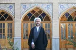 راه‌های تقویت عزت نفس و برکات آن برای انسان + فیلم