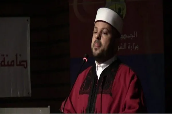 Tunisli surud oxuyan Quranı musiqi ilə oxuduğu üçün üzr istəyib