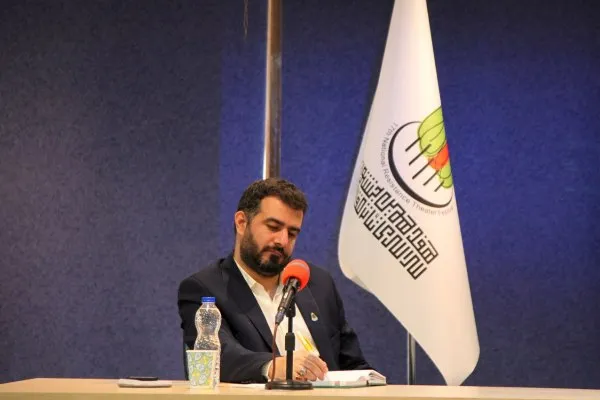 تمدنی: تئاتر را در ایران غیرضروری می‌دانند