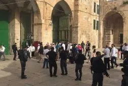 Ministero dei Beni religiosi denuncia violazioni israeliane contro moschee di al-Aqsa e Ibrahimi
