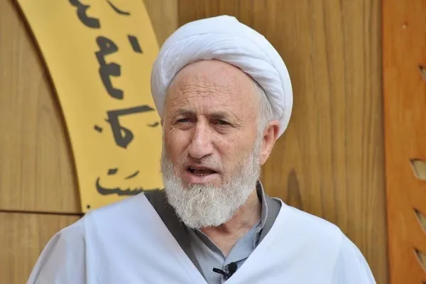 L'ayatollah Jawad al-Khalisi émet une fatwa de jihad contre les États-Unis et Israël