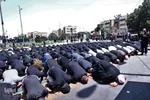 نماز ظهر عاشورا در امامزاده عبدالله (ع) شهرستان همدان