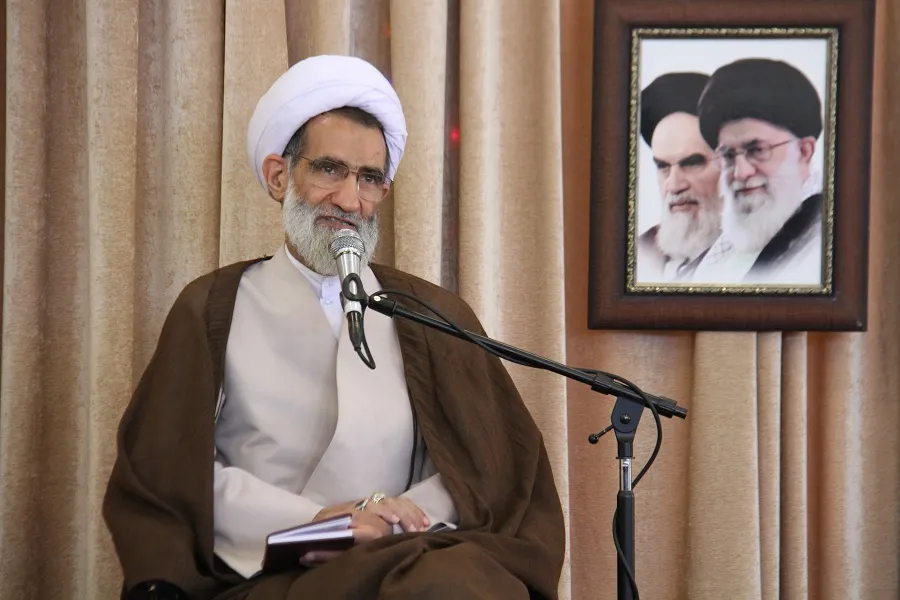 جامعه اسلامی برای هنرمند جایگاه و کرامت انسانی قائل باشد
