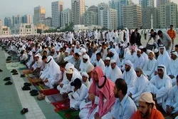 Biyernes na mga Pagdarasal sa UAE Hindi Maaaring Humigit ng 10 mga Minuto: Awtoridad ng Awqaf
