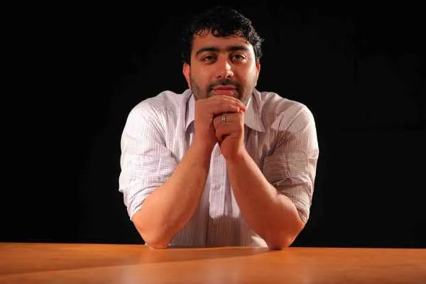 «غریب قریب»، روایتی از تأثیر شگرف انقلاب بر نخبگان جهان