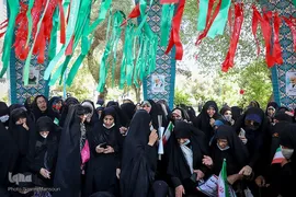 تشییع شهید گمنام با حضور دانش‌آموزان در اهواز