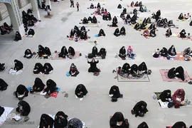مراسم قرائت دعای عرفه در مصلای بزرگ امام خمینی(ره) شهرکرد