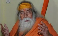 ভারতে জন্মালেই হিন্দু হয়ে যায় না: শঙ্করাচার্য