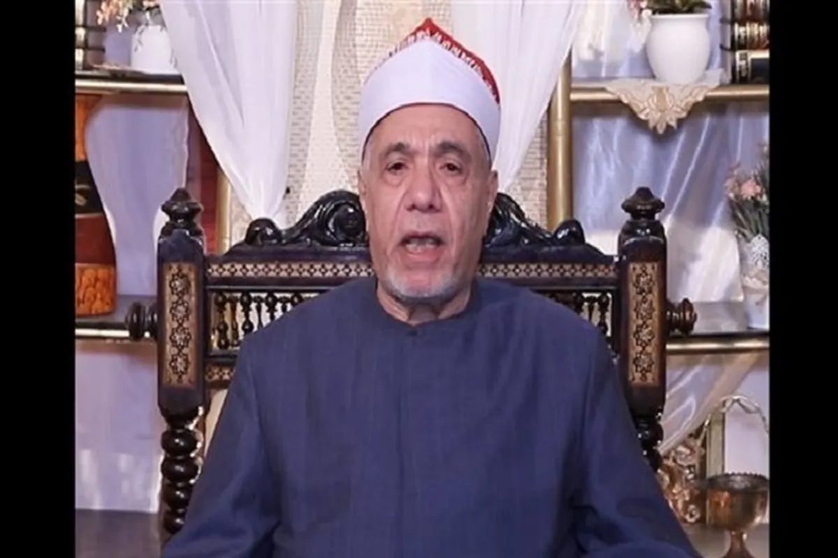 Egyptian Qari Summoned after Answering Phone While Reciting Quran  