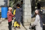 پخت «حلیم در جُم ( خمره) میراثی ۳۰۰ ساله در فین