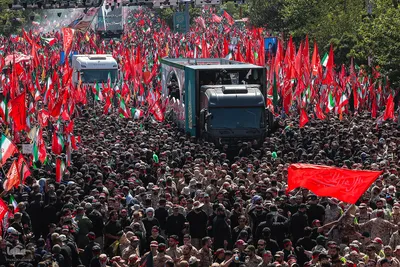 تشییع پیکر رهبر شهید در تهران