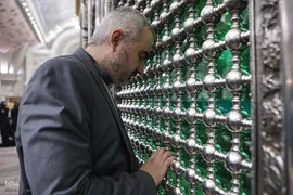 میثم معافی در مراسم نثار تاج گل و تجدید بیعت جامعه قرآنی با آرمان‌های امام خمینی(ره) و مقام معظم رهبری