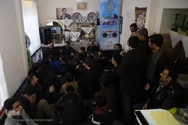 محفل انس با قرآن کاروان قرآنی انقلاب در منزل قاری شهید منا، مهاجر الی الله محسن حاجی حسنی کارگر 