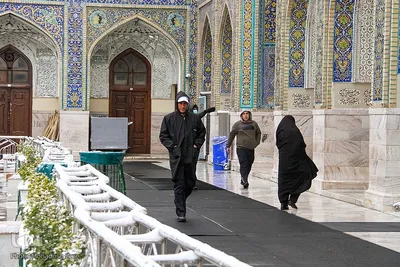 بارش برف در حرم امام رضا (ع)