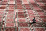 گویا خدا از دل بعضی‌ها بیرون رفته است