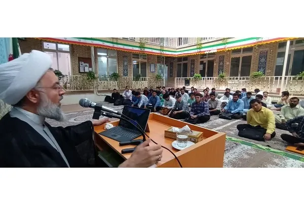 ایجاد فاصله بین مردم؛ هدف دشمن از طراحی فتنه اخیر