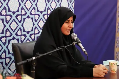 هاجر رخیصی 