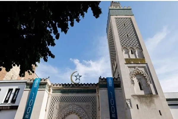 میزبانی مسجد جامع پاریس از مشعل المپیک