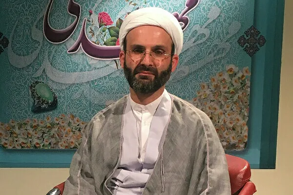 منتظر عیار کارش را با سنگ محک اخلاص می‌آزماید