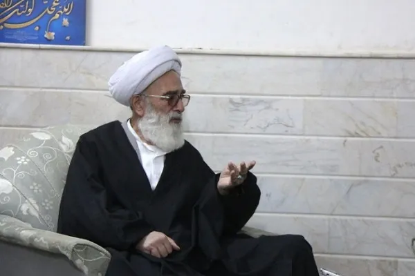 مباحث سیاسی بر اصل موضوع منبر چیره نشود