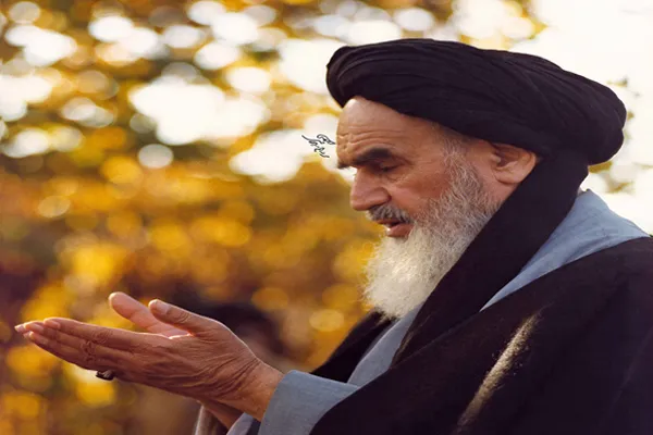 نشریه مجازی «اهمیت فریضه نماز و مسجد از نگاه امام خمینی(ره)» منتشر شد