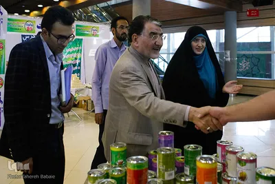 یحیی آل‌اسحاق، رئیس پیشین اتاق بازرگانی، صنایع، معادن و کشاورزی استان تهران در بازدید از نمایشگاه جامع تولیدات ملی 