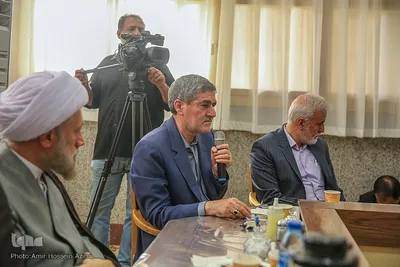 رونمایی از پوستر پویشن نذر کتاب در استان فارس