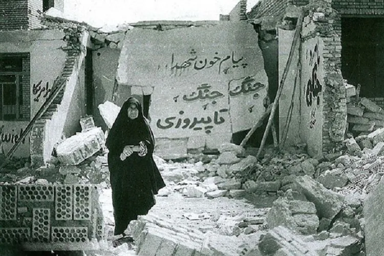 مسئولان! تاریخ دفاع مقدس را مطالعه کنید