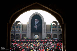 Mutane Sun Yi Wa Imam Shahid Addu'ar Bankwana a Mosalla da ke Tehran
