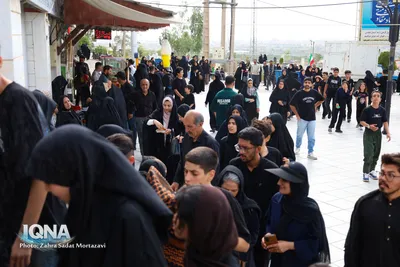 پیاده‌روی دلدادگان اربعین حسینی در خمینی‌شهر