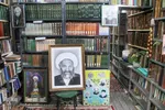 کتابخانه شرف الدین از غنی‌ترین کتابخانه‌های استان است که در کنار مسجد شرف الدین قرار دارد. خانواده شرف الدین، از گذشته خانواده پرخیر و برکتی برای شهر شوشتر بودند و مردم از وجودشان بهره مند بودند. 