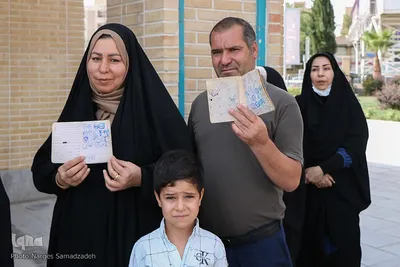 شور انتخابات در گلستان شهدای اصفهان