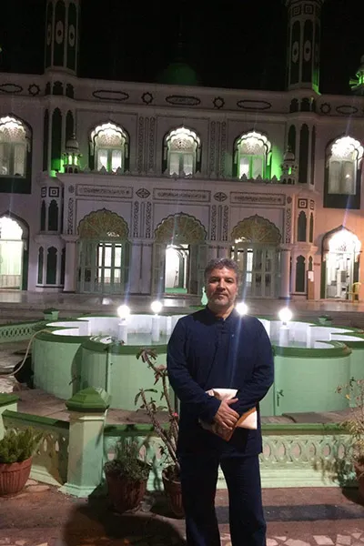 جهانبخش فرجی در مسجد جعفري، شب ٢١، شب شهادت مولا علي، در ميسور هند