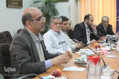 نشست صمیمی پیشکسوتان و قرآنیان در اراک