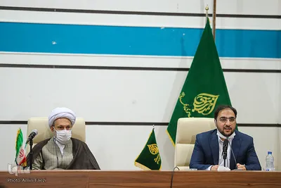 نشست صمیمی آیت‌الله لطف‌الله دژکام امام جمعه و نماینده ولی فقیه در شیراز با خبرنگاران