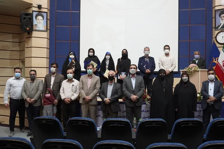 تقدیر از برگزیدگان جشنواره قرآن دانشگاه شیراز