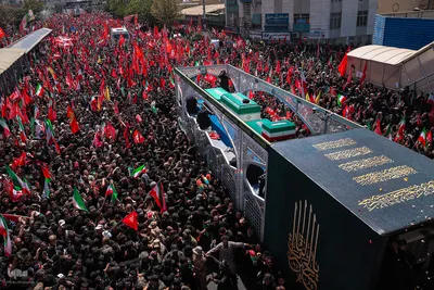 تشییع پیکر رهبر شهید در تهران