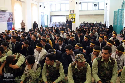 دیدار جمعی از دانش آموزان بسیجی با امام جمعه شهرکرد