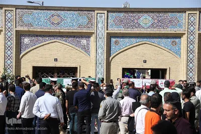 وداع شیرازی ها با محیط بانان شهید در حرم شاهچراغ(ع)‎‎