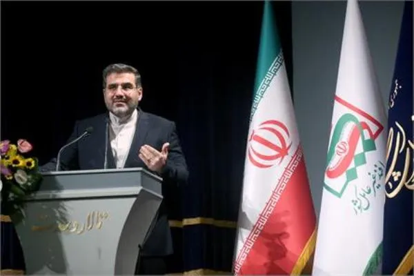فیلم‌های سینمایی را با خانواده می‌بینم