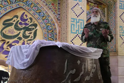 پخت بزرگترین سمنو شیرازی در کشور