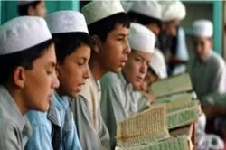ताजिकिस्तान के स्कूलों में इस्लामी पाठ्यक्रमों के प्रशिक्षण की समीक्षा