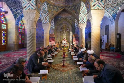 محفل قرآن کریم در مسجد نصیرالملک شیراز