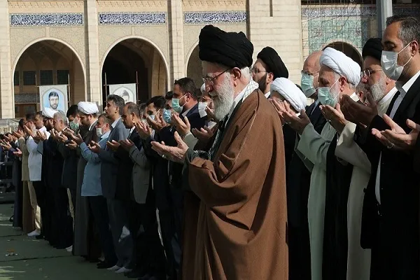 إقامة صلاة عيد الفطر في طهران بإمامة قائد الثورة الإسلامية
