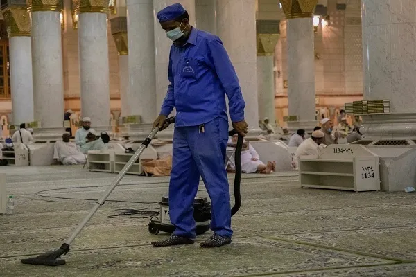 25 ألف سجادة إلكترونية لضيوف الرحمن في المسجد النبوي