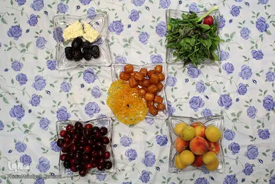  زولبیا و بامیه بر سر سفره افطار در ماه مبارک رمضان