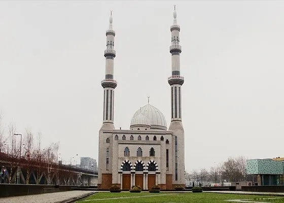 Paesi Bassi: comunità islamica chiede protezione per le moschee